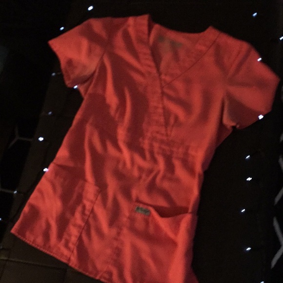 Grey’s anatomy classic scrub top - Picture 3 of 3